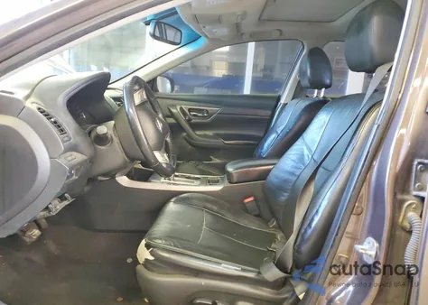 2015 Nissan Altima 2.5 из США, поврежденный, VIN 1N4AL3AP6FC132525